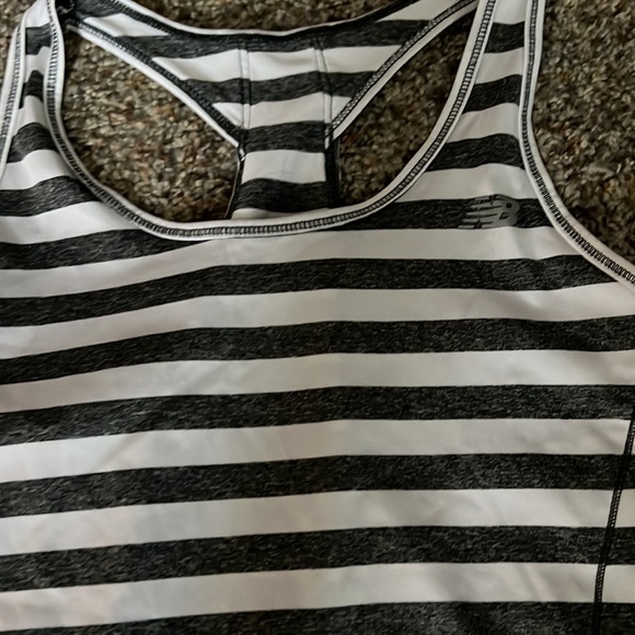 Dry fit work out set - Picture 2 of 3